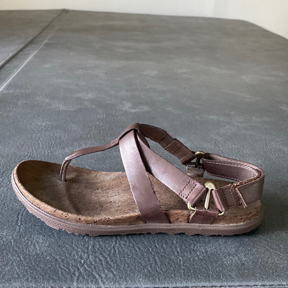 Merrill size 7 brown sandals